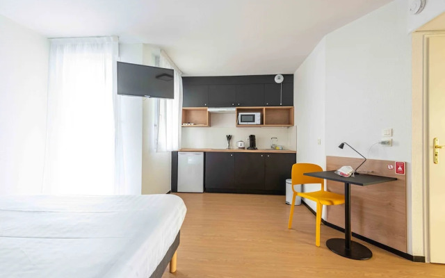 Отель Le Hüb Grenoble