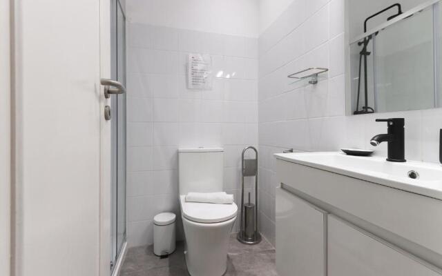 Oeiras Balcony by Homing