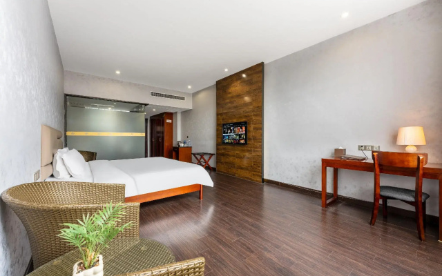 Qiaodu Hotel (Jiangmen Light Rail Station)