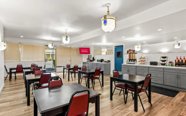 HomeTowne Studios by Red Roof Yuba City Bonanza – Marysville