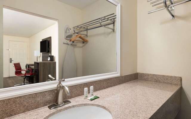 Ramada by Wyndham Kingman