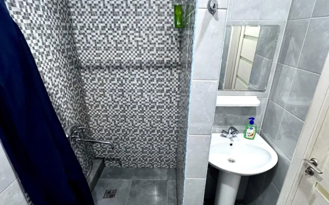 Апартаменты на проспекте Октября 11