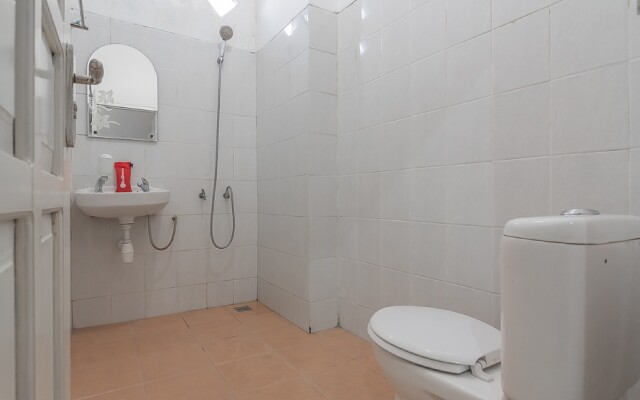 RedDoorz Syariah near Terminal Batu Ampar 2