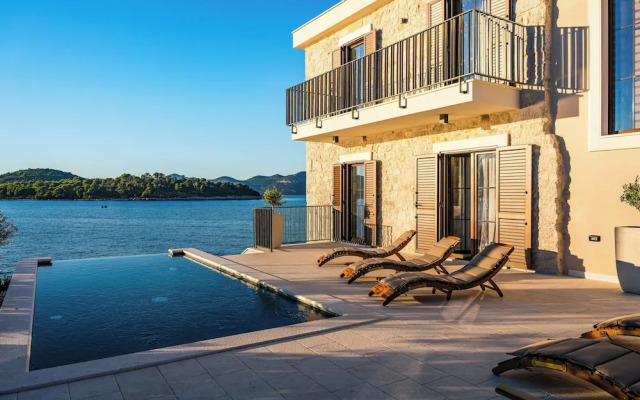Sea front Villa Draga - infinity pool