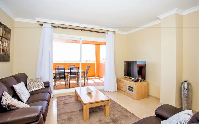 Relaxing 2 Bed 2 Bath - Sea and golf views DL24