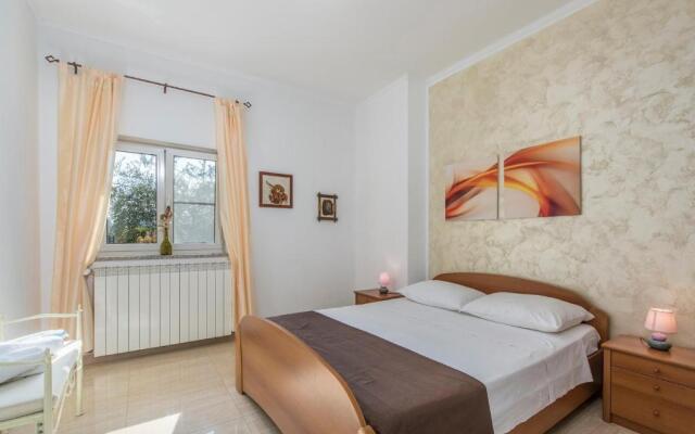 Apartment Complex Orzan Lovrecica