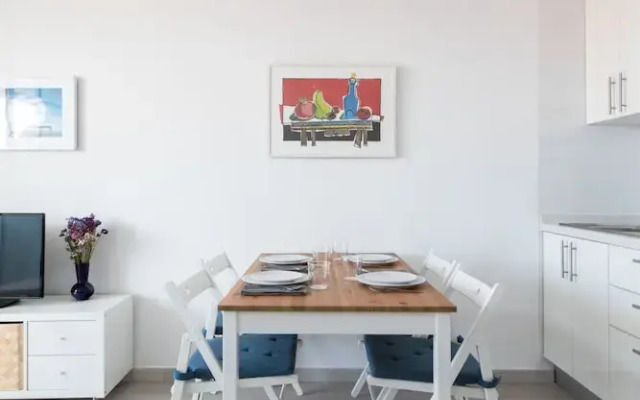 Tenerife South Shore Apartament, Coastal Lifestyle