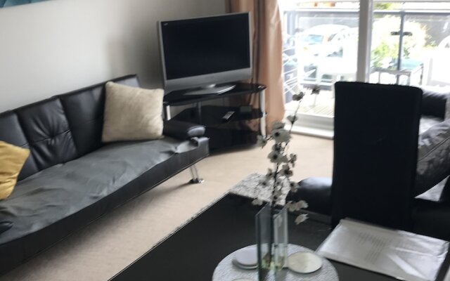 Remarkable 1-bed Apartment in Swansea Near Liberty