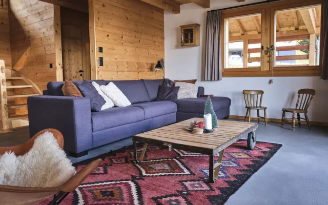 Beautiful Luxury Chalet Veyon With Incredible Views
