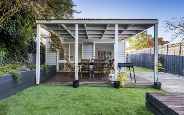 Cutest Cottage in Rosebud