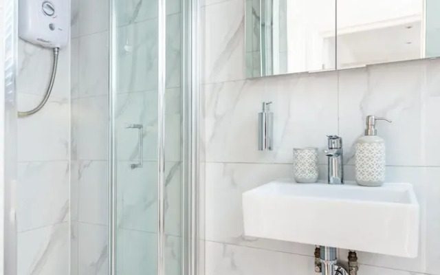 Fitzrovia Balcony Near Oxford Circus