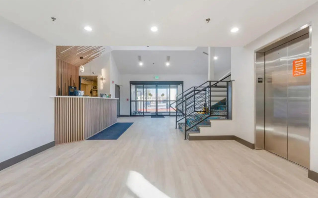 Days Inn by Wyndham Thornton