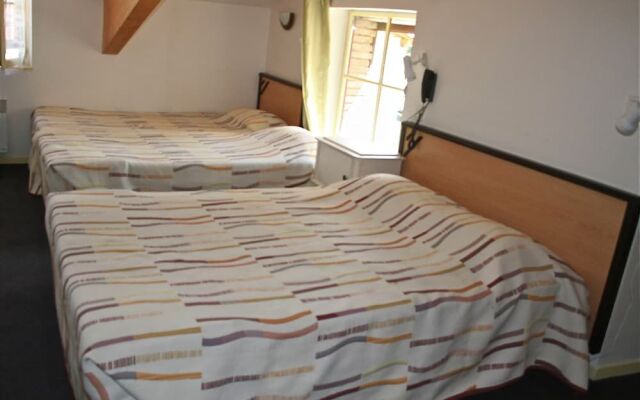 Lhostellerie Des Lacs