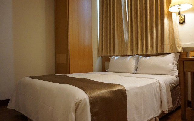 Riverside Hotel