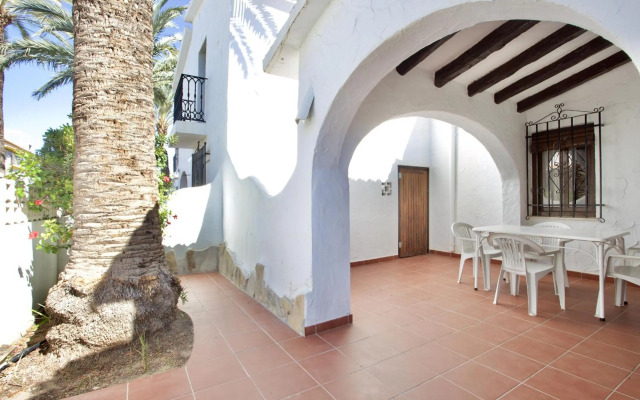 Urbanización El Oasis, 20 Villas en 1ª Línea Playa