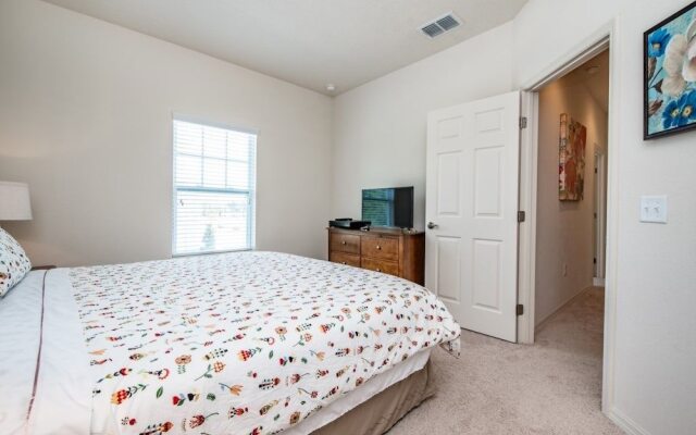 Amazing Townhome! - Lucaya Village - 8960SP