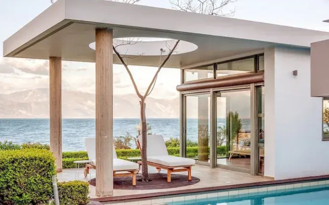 Lefkon Villa With Pool by the Sea - N Peloponnese