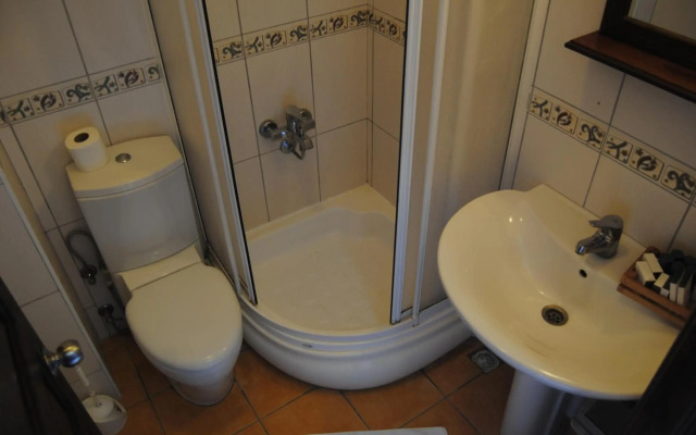 Cunda Hotel Ezer