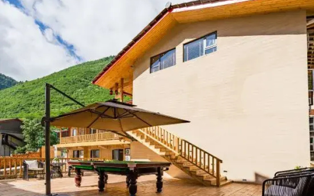 Huaiye Residence in Jiuzhaigou