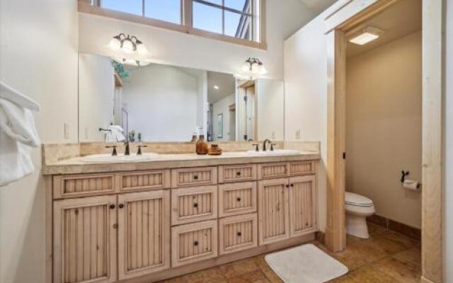 Cucumber Patch #44 Apartment