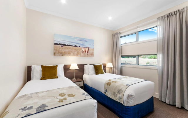 Comfort Inn & Suites Warragul – Guest Rooms – Warragul