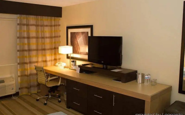Radisson Hotel Huntsville Airport