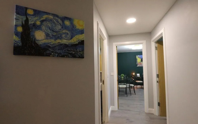 SS- Penthouse Lux suite