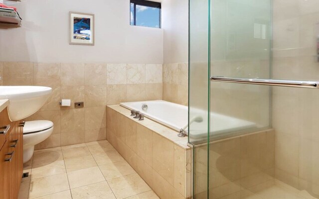 Metropolis 2 Bedroom Park Suite