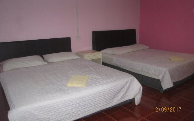 Pantai Tengah Beach Inn