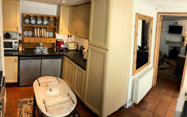 Central Boscastle studio flat
