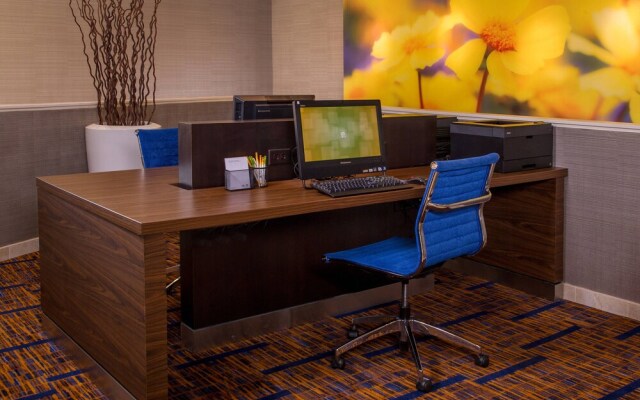 Courtyard Richmond Scott’s Addition