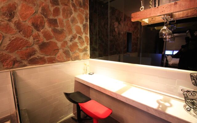 Hotel February Suseong