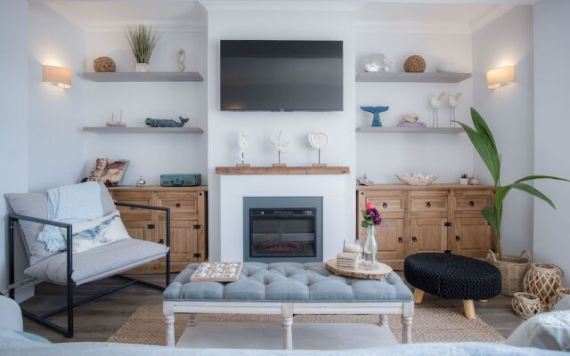 The Sand Castle - 2 Bedroom Apartment - Tenby