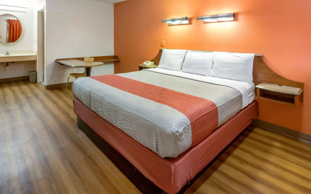 Motel 6 Dayton, OH - Englewood