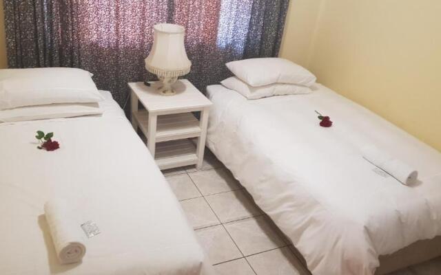 Ebenezer Guesthouse Bluewater Bay