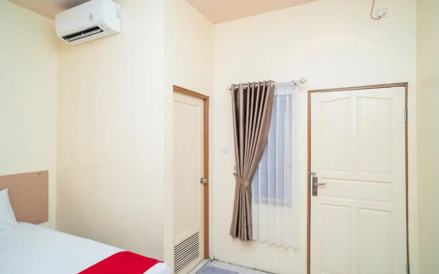 RedDoorz Syariah near Taman Siring 2