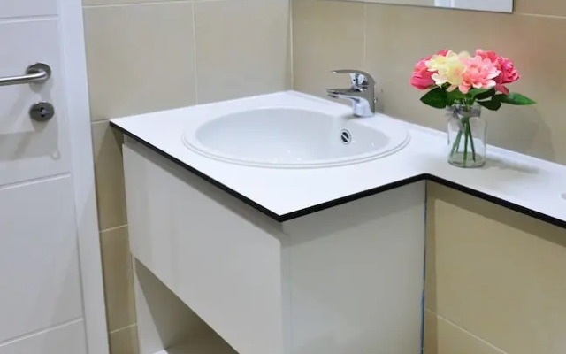 En-suite Iris on Rokova Street