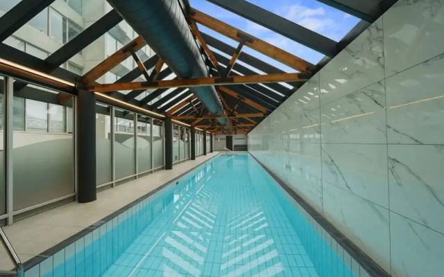ReadySet Apartments at Southbank Condos