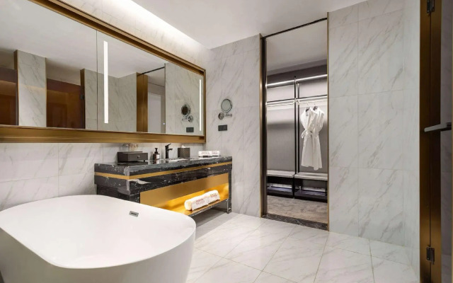 Ramada By Wyndham Yichang Riverside