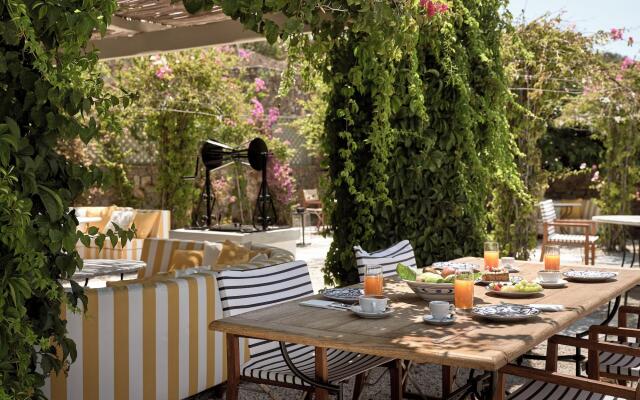 Belvedere Hilltop Complex Rooms & Suites - The Leading Hotels of the World