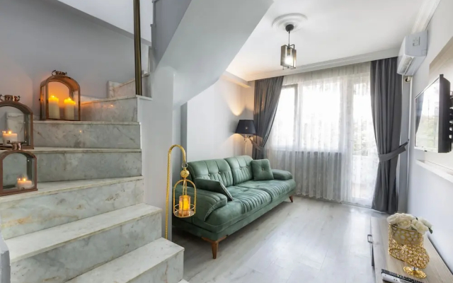 Li̇fe Pool Sui̇te Hotel