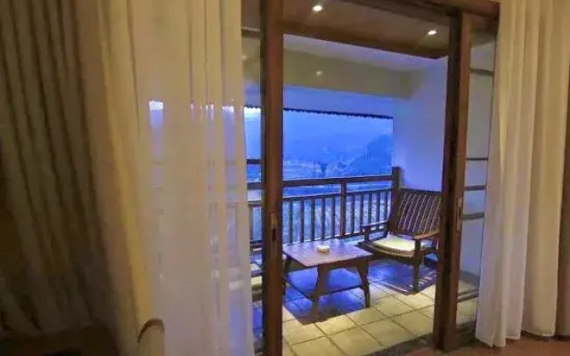 Water East Township House · River Bay Manor