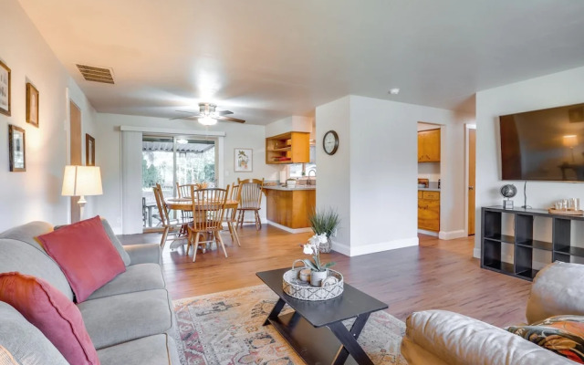 10 Mi to Portland: Greenway Neighborhood Home