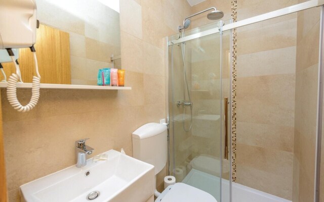 Awesome Home in Dubravka With Wifi and 5 Bedrooms