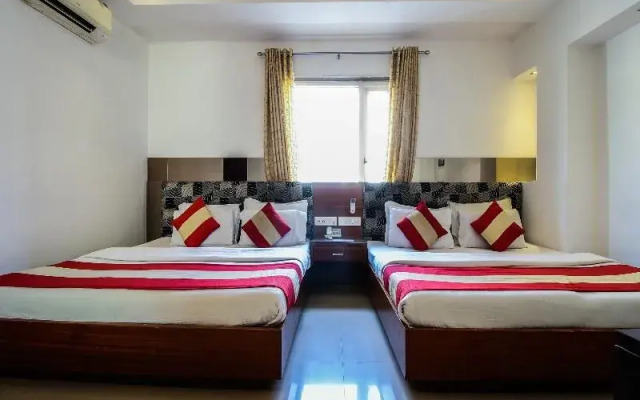 OYO Rooms Arakashan Road 3