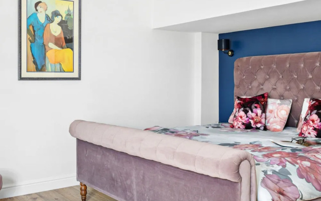 Coombe Bank in Teignmouth