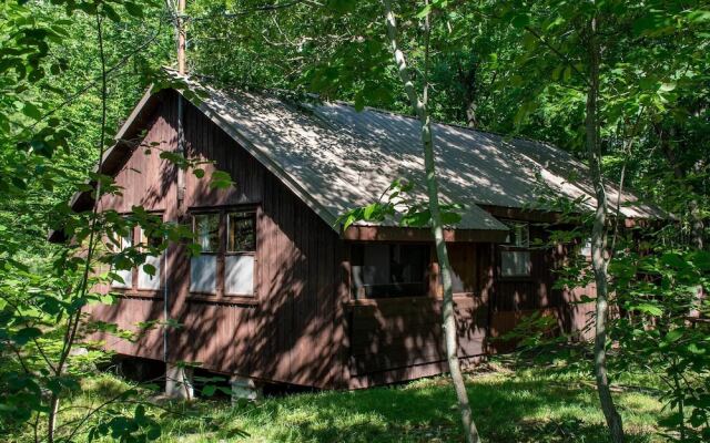 Fifth Lake Cottages