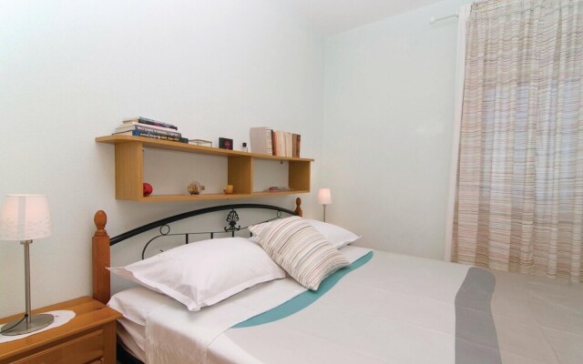 Awesome Home in Pisak With 3 Bedrooms, Private Swimming Pool and Wifi