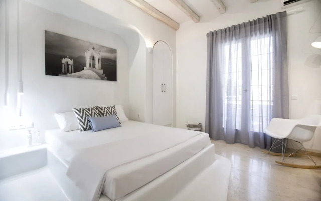 Privee Santorini