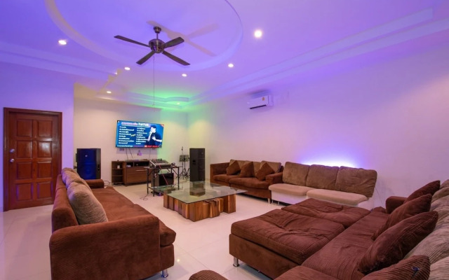 Pool Villa for Families and Party